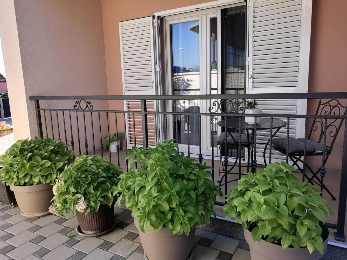 Ena Apartment Turanj Exterior photo